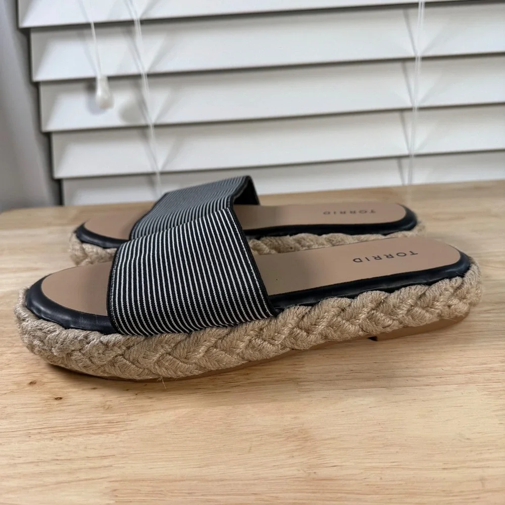 Torrid Single Band Espadrille Platform Slide Women's Black Stripe Sandals - 10‎